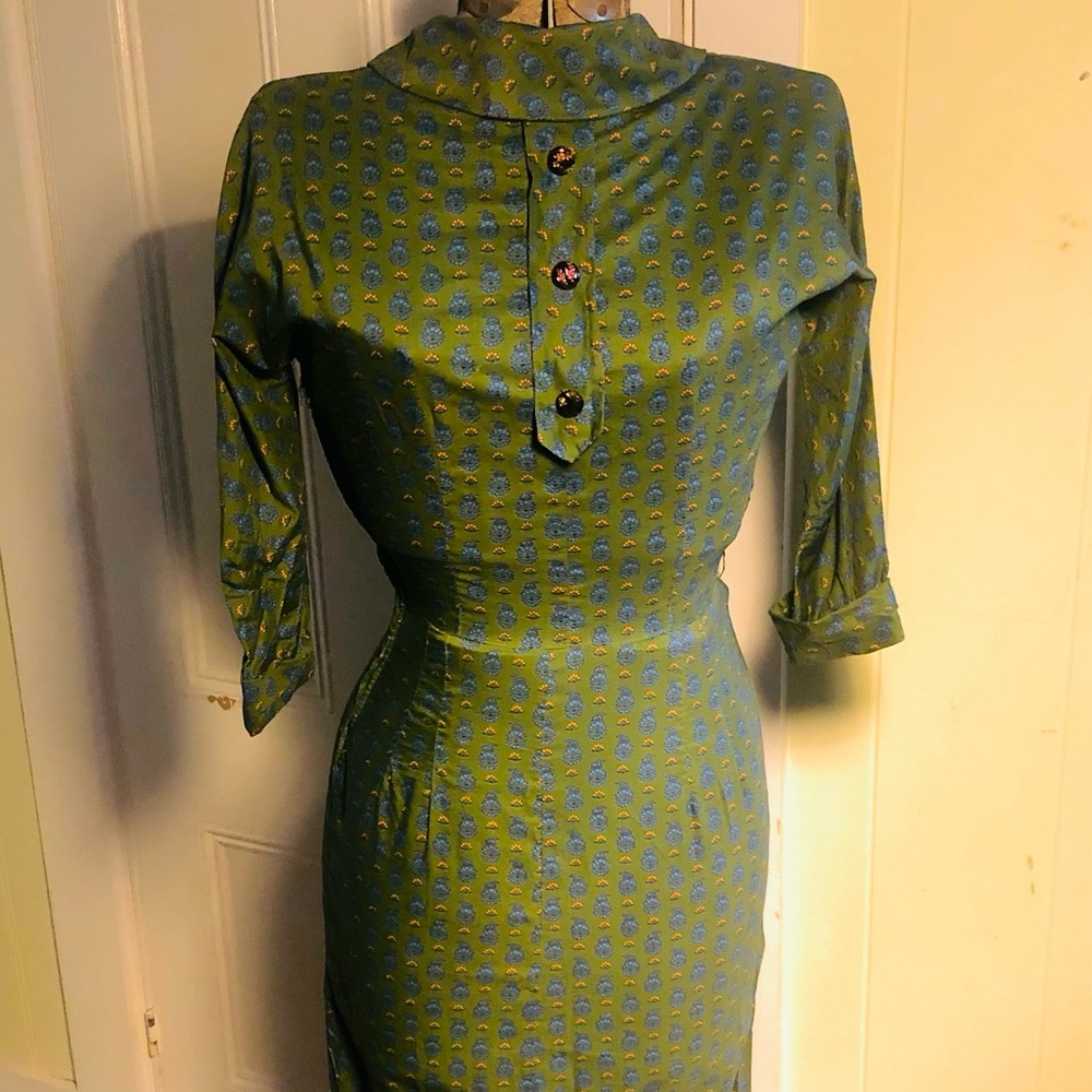 1940’s cotton dress. Madmen style. Made by my nana.